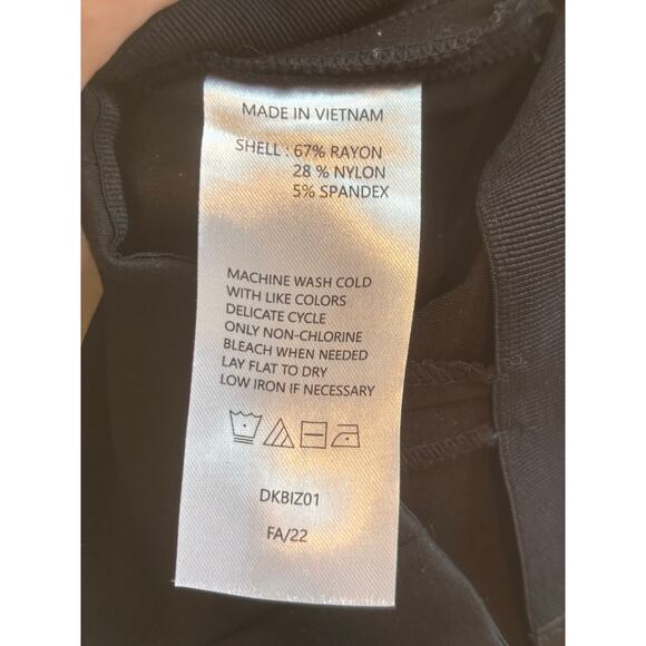 Quince Ultra-Stretch Ponte Pintuck Black Ankle Pants Size Medium - Picture 8 of 8